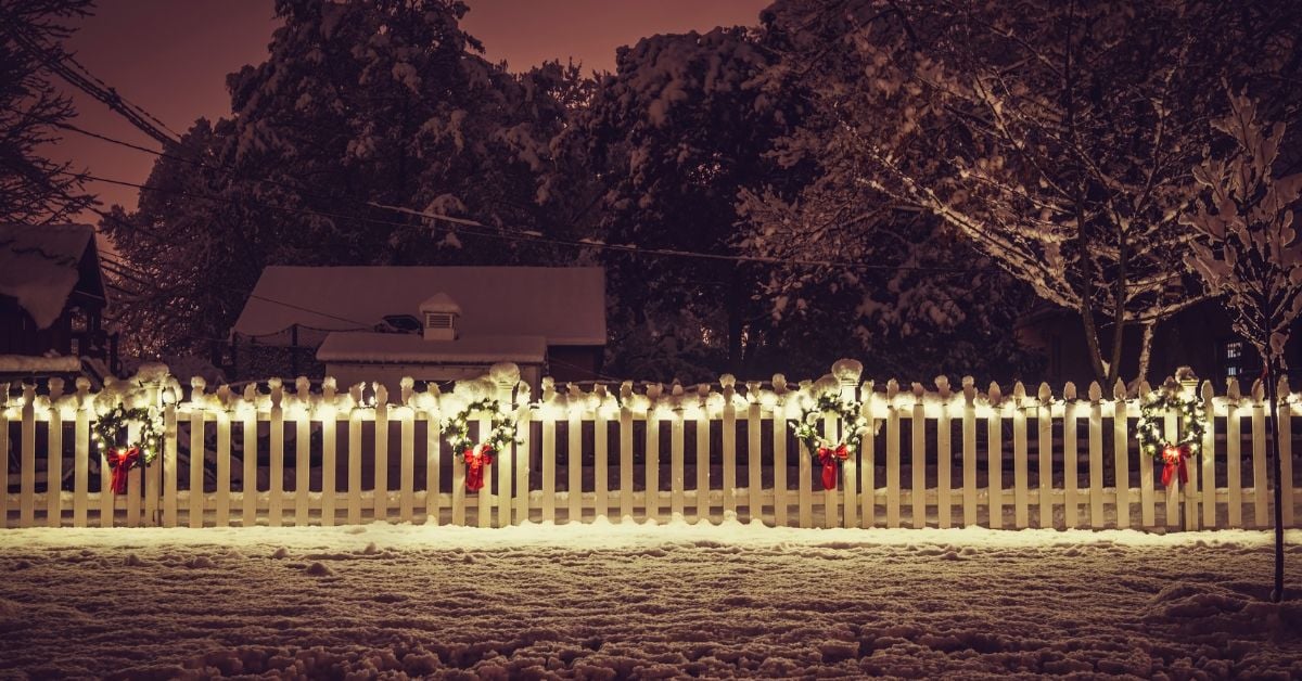 How to Deck Out Your Outdoor Fence for the Holidays
